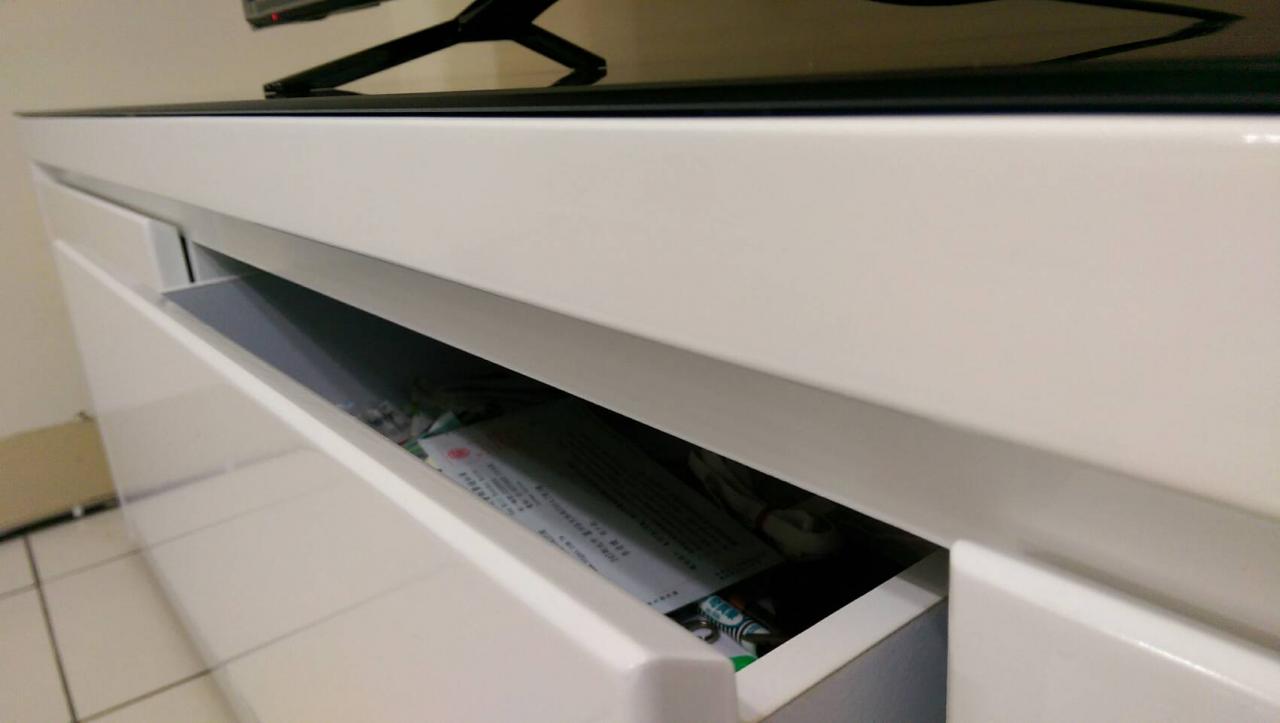 訂製亮烤白電視櫃